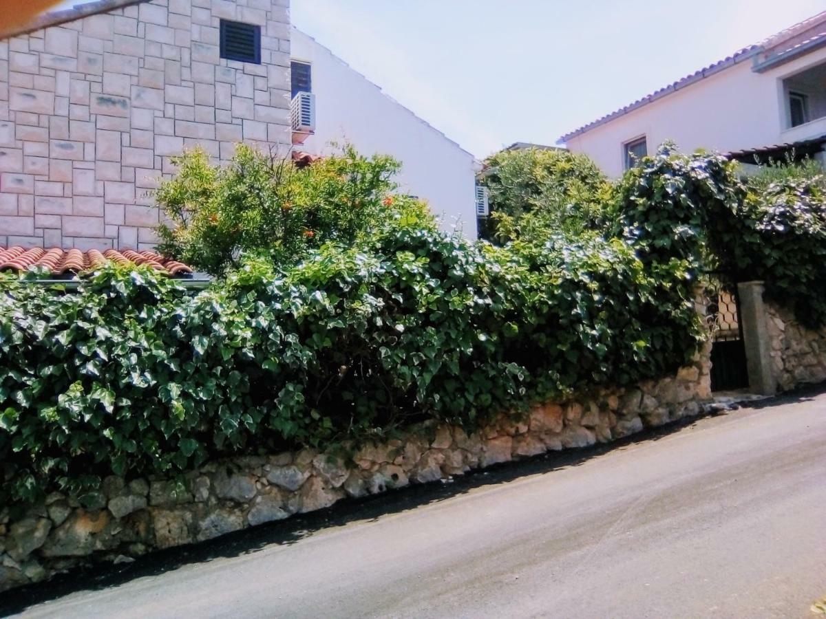 Ma're Apartment Supetar